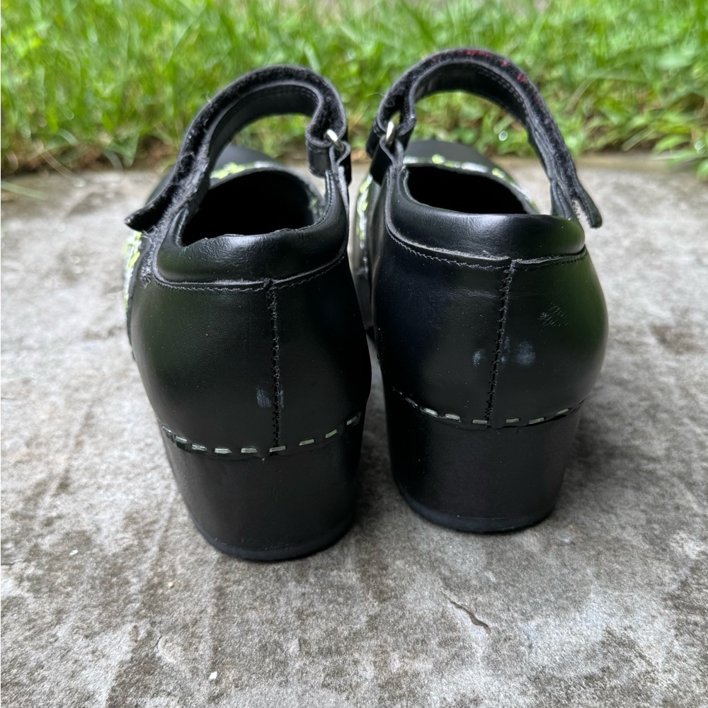 Hanna Andersson Black Leather Floral design Clogs Women’s Size 38 - Picture 3 of 12